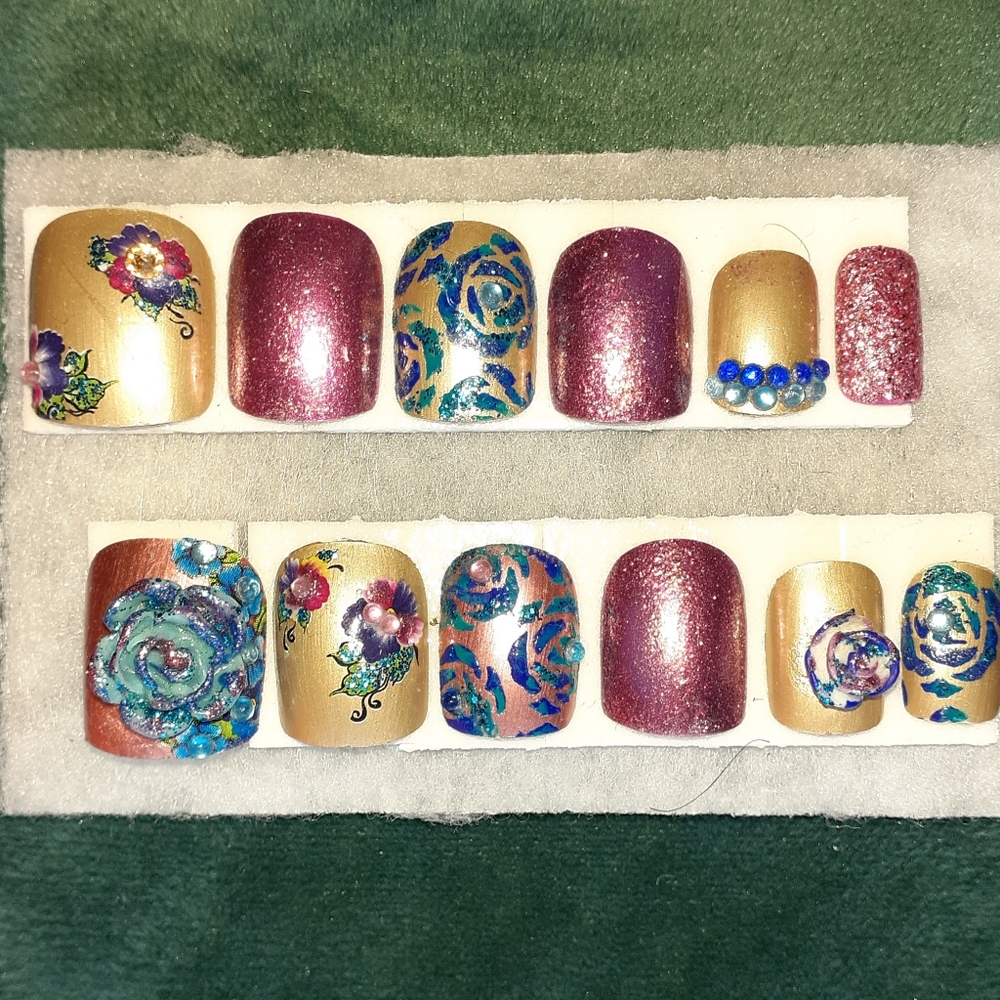 Set of 14 press on nails